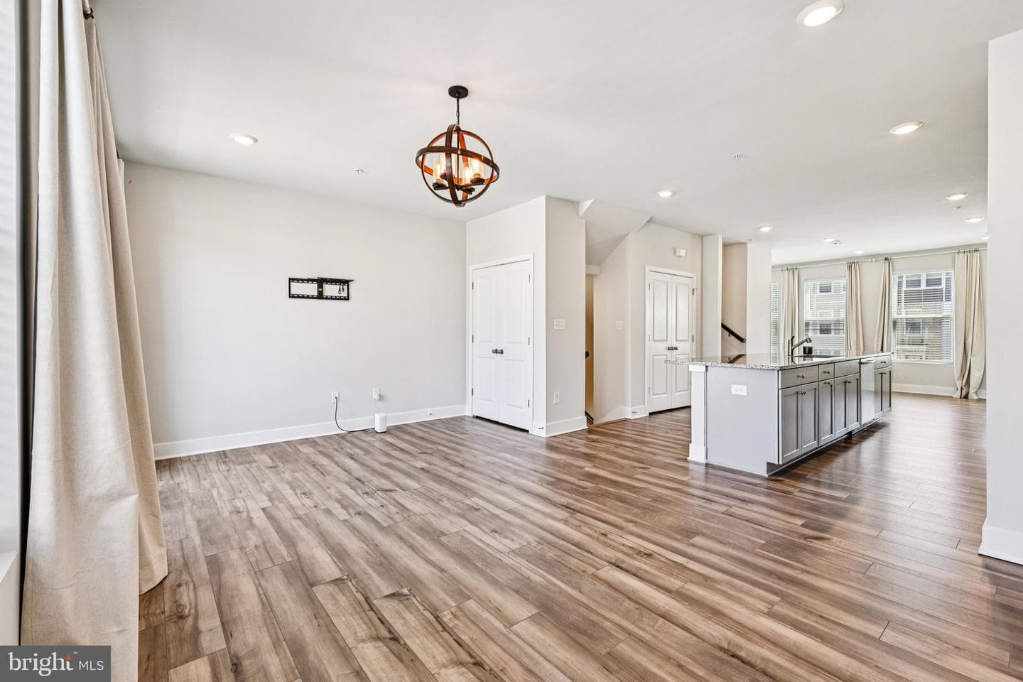 6929 Waterbury Place photo 28