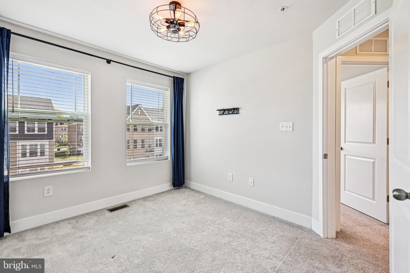 6929 Waterbury Place photo 45