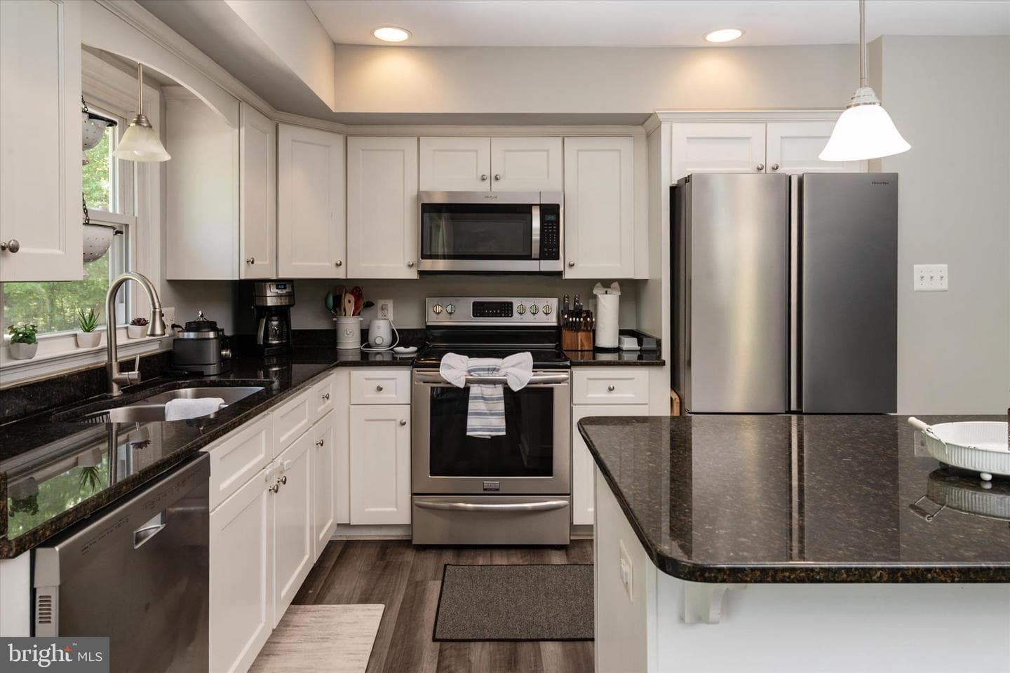 10242 Charles Street photo 4