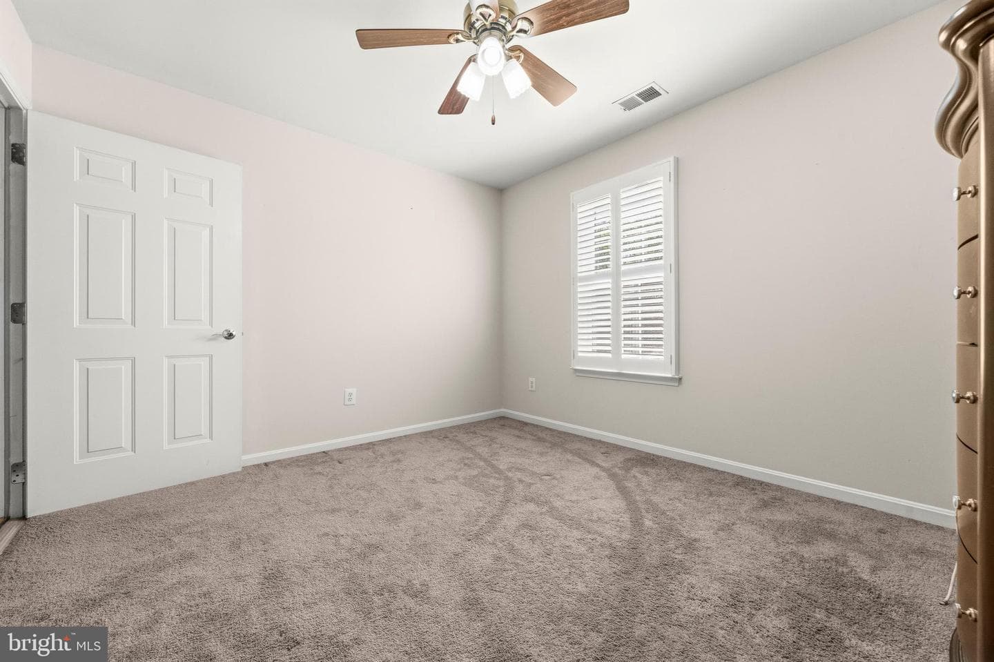 907 Hickory Circle photo 10
