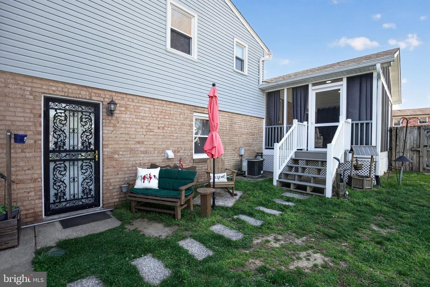 9017 Holly Avenue photo 28