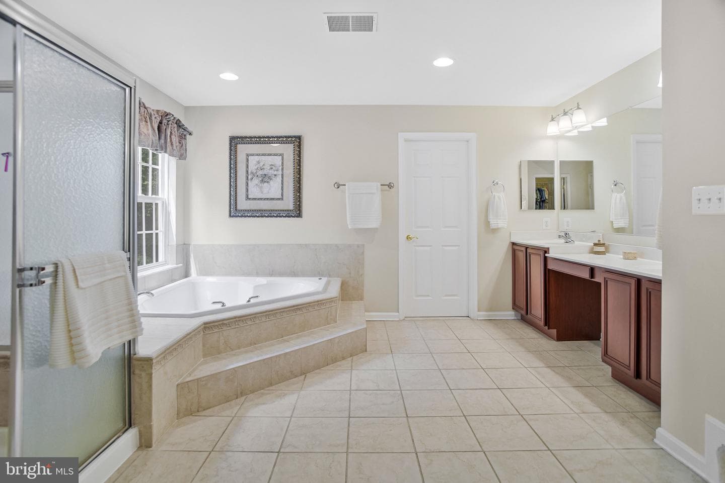 8075 Norwich Court photo 14