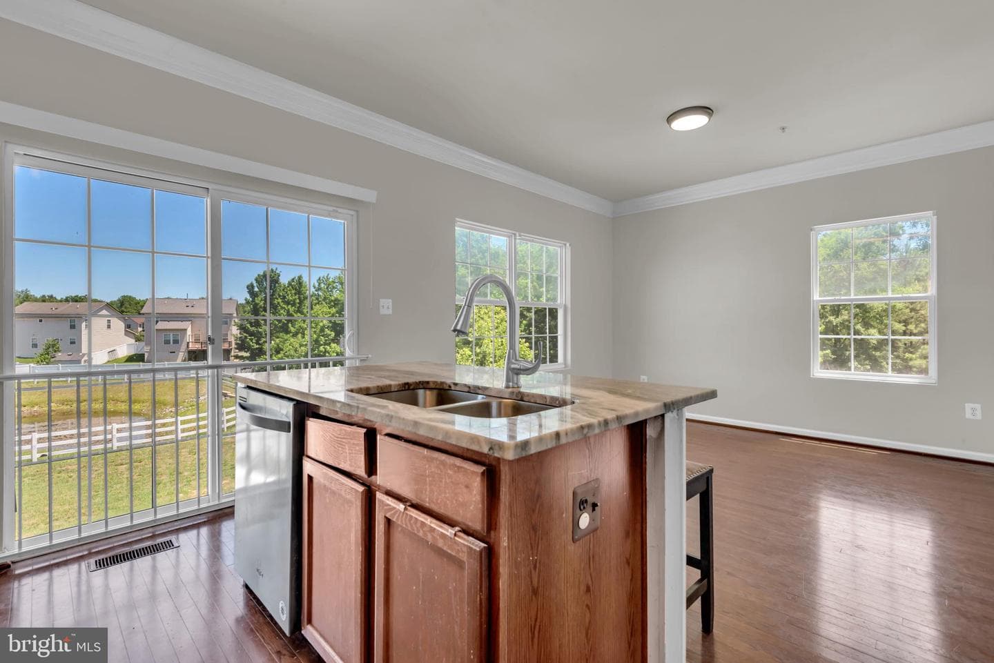 4935 Olympia Place photo 9
