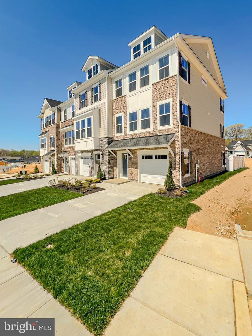 10533 Cobbler Place photo 2