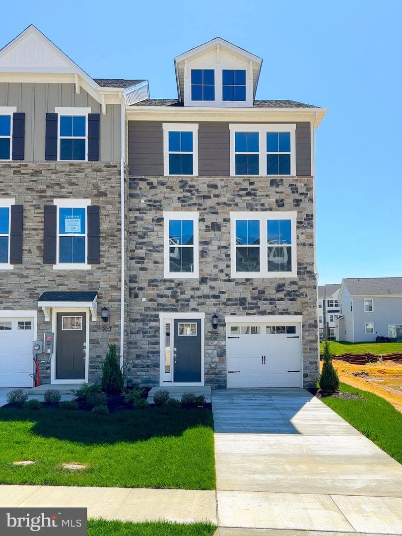 10532 Cobbler Place, White Plains