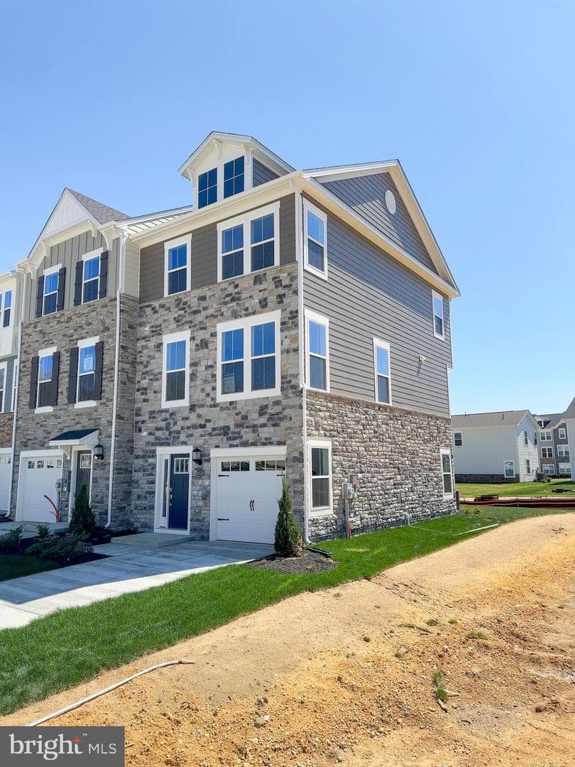 10532 Cobbler Place, White Plains