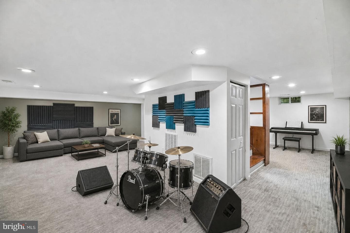 907 Charles Street photo 27