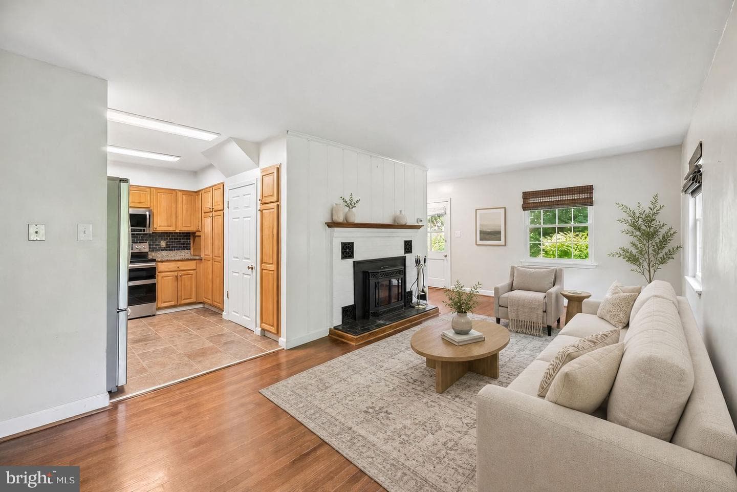 907 Charles Street photo 5