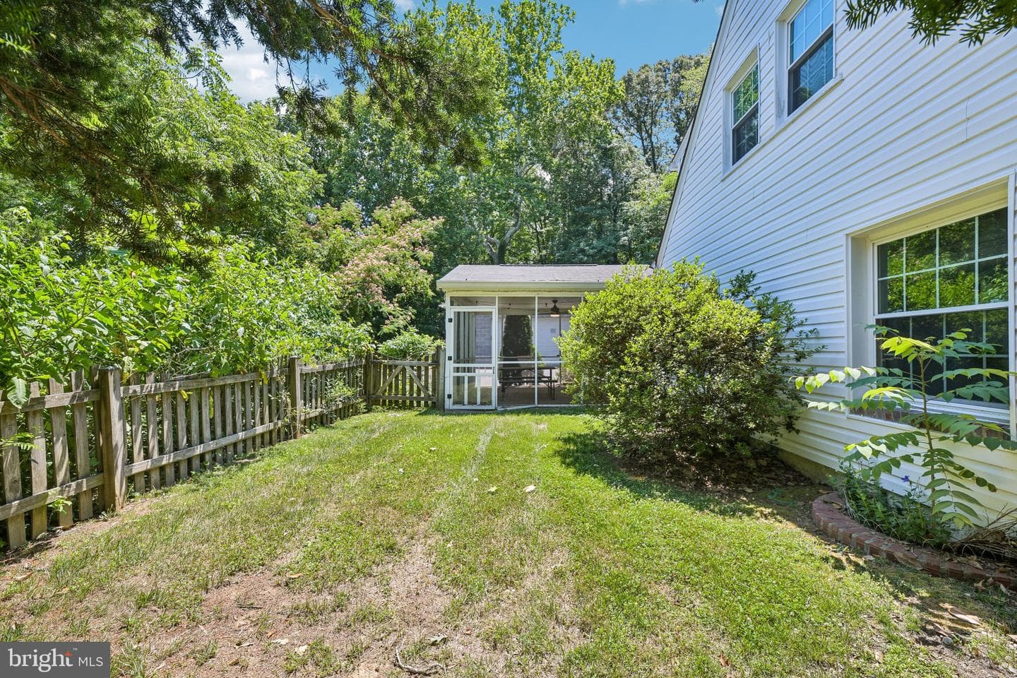 907 Charles Street photo 51