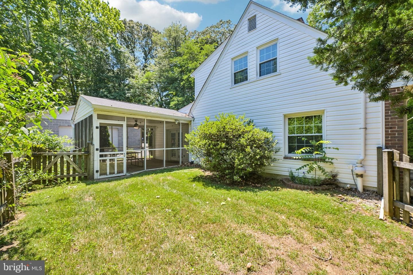 907 Charles Street photo 52