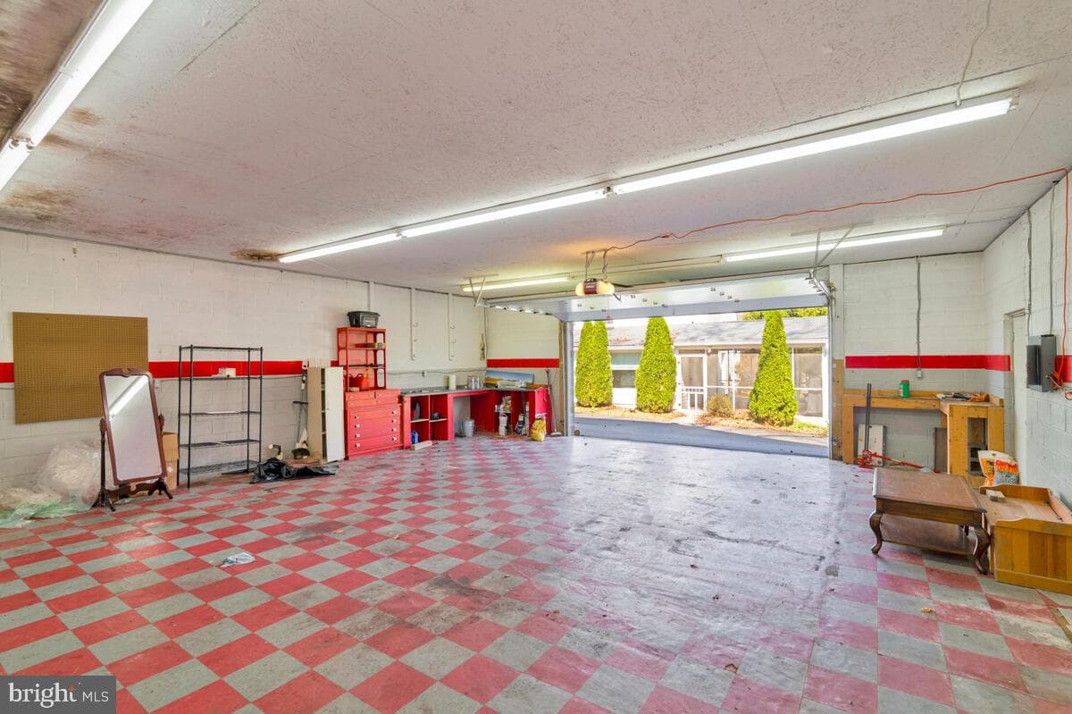 907 Charles Street photo 56