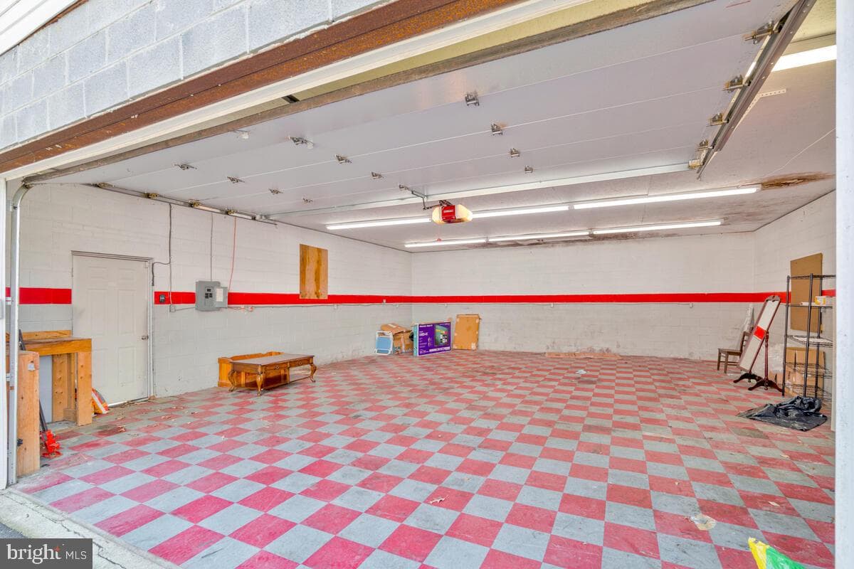907 Charles Street photo 57