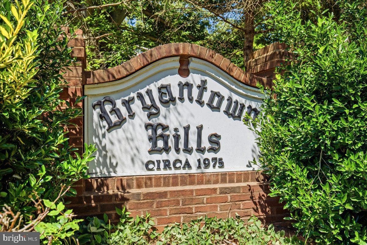 6350 Bryantown Drive photo 2