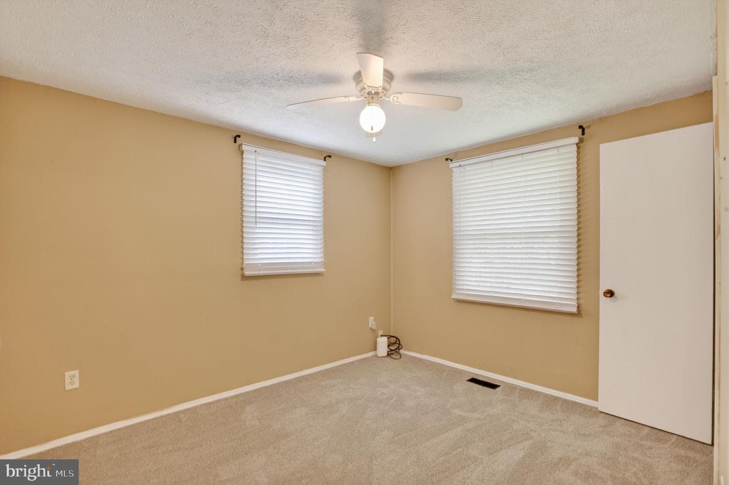 9773 Emerald Lane photo 8