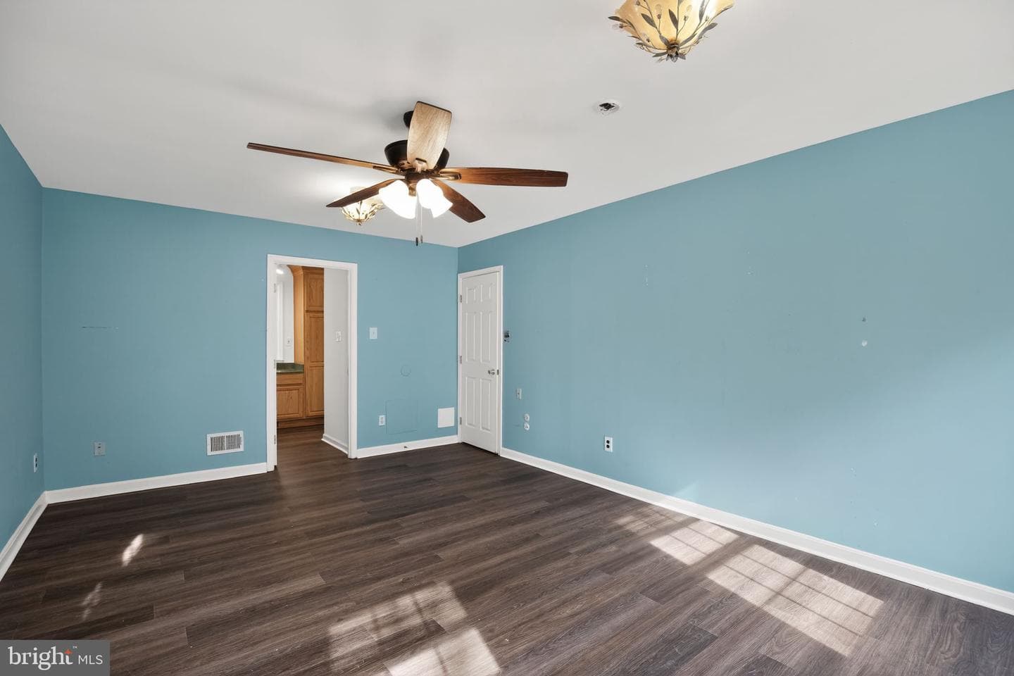 507 Chestnut Court photo 35