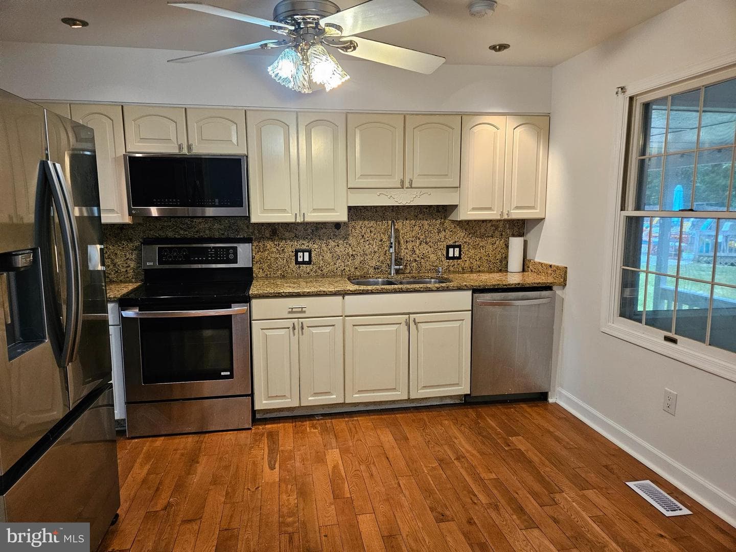 12615 Indian Lane photo 3