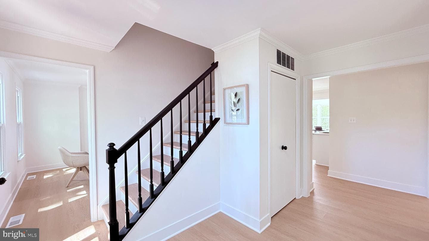 514 Dogwood Court photo 3