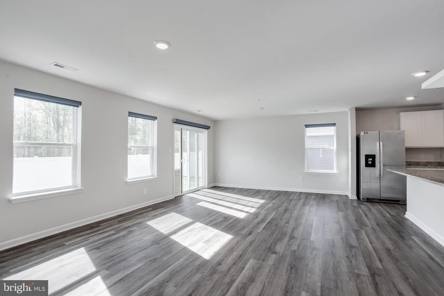 291 Forest Edge Ave photo 25