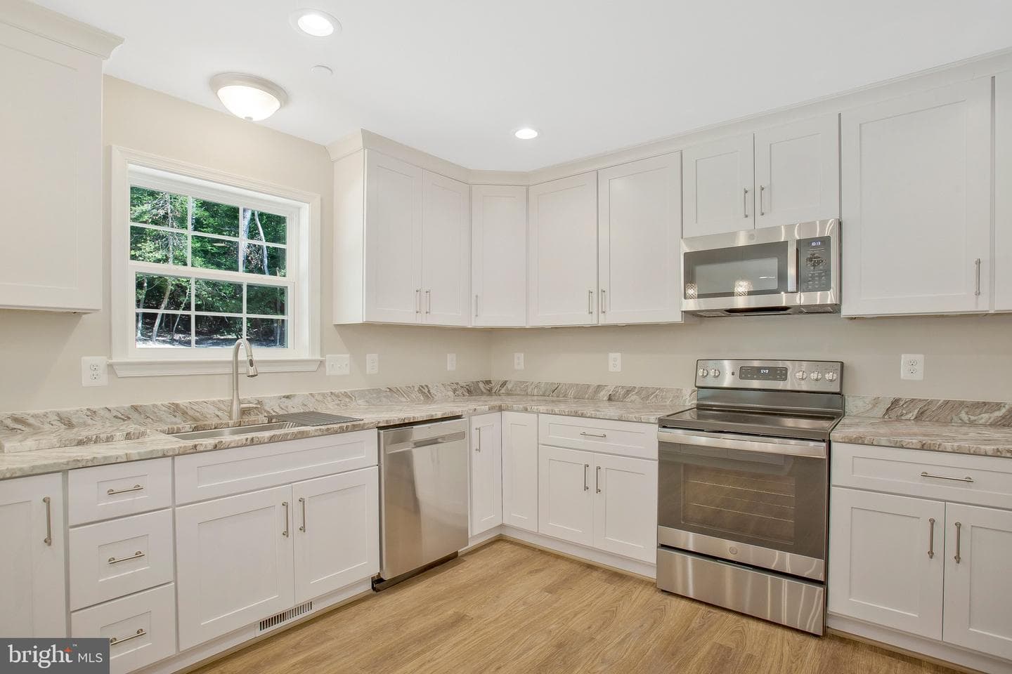 8 E Poplar Lane photo 3