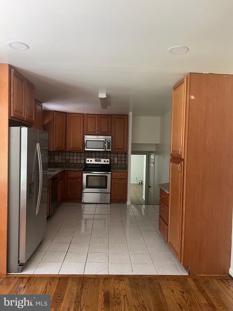 14117 Beverly Drive photo 11
