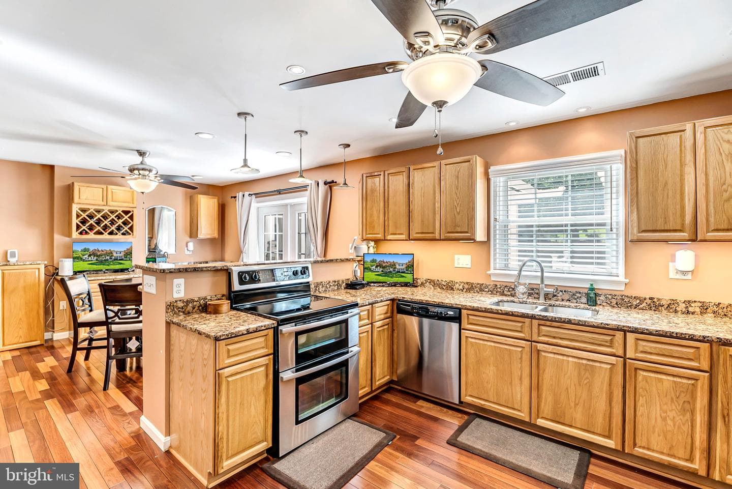 11063 Ellinger Drive photo 16