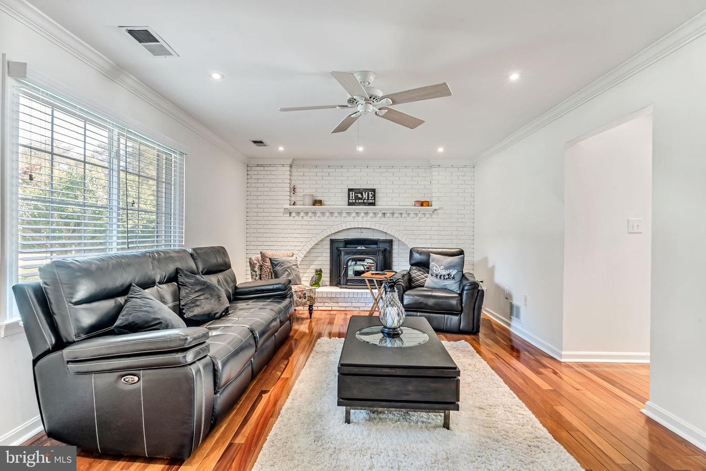 11063 Ellinger Drive photo 5