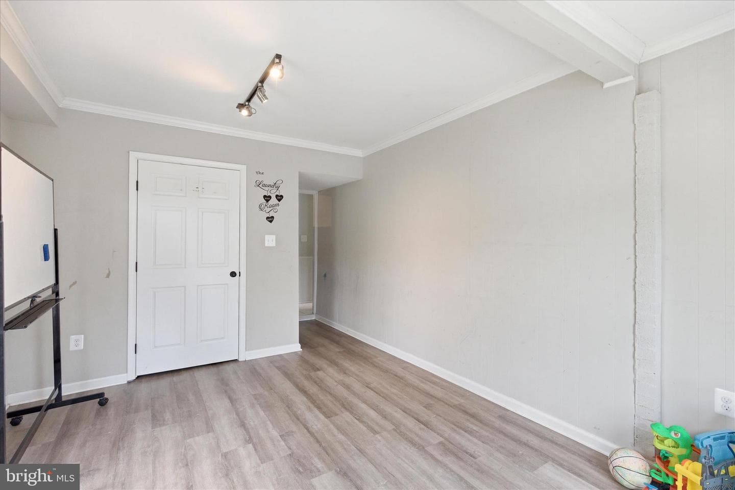 303 Garner Avenue photo 16