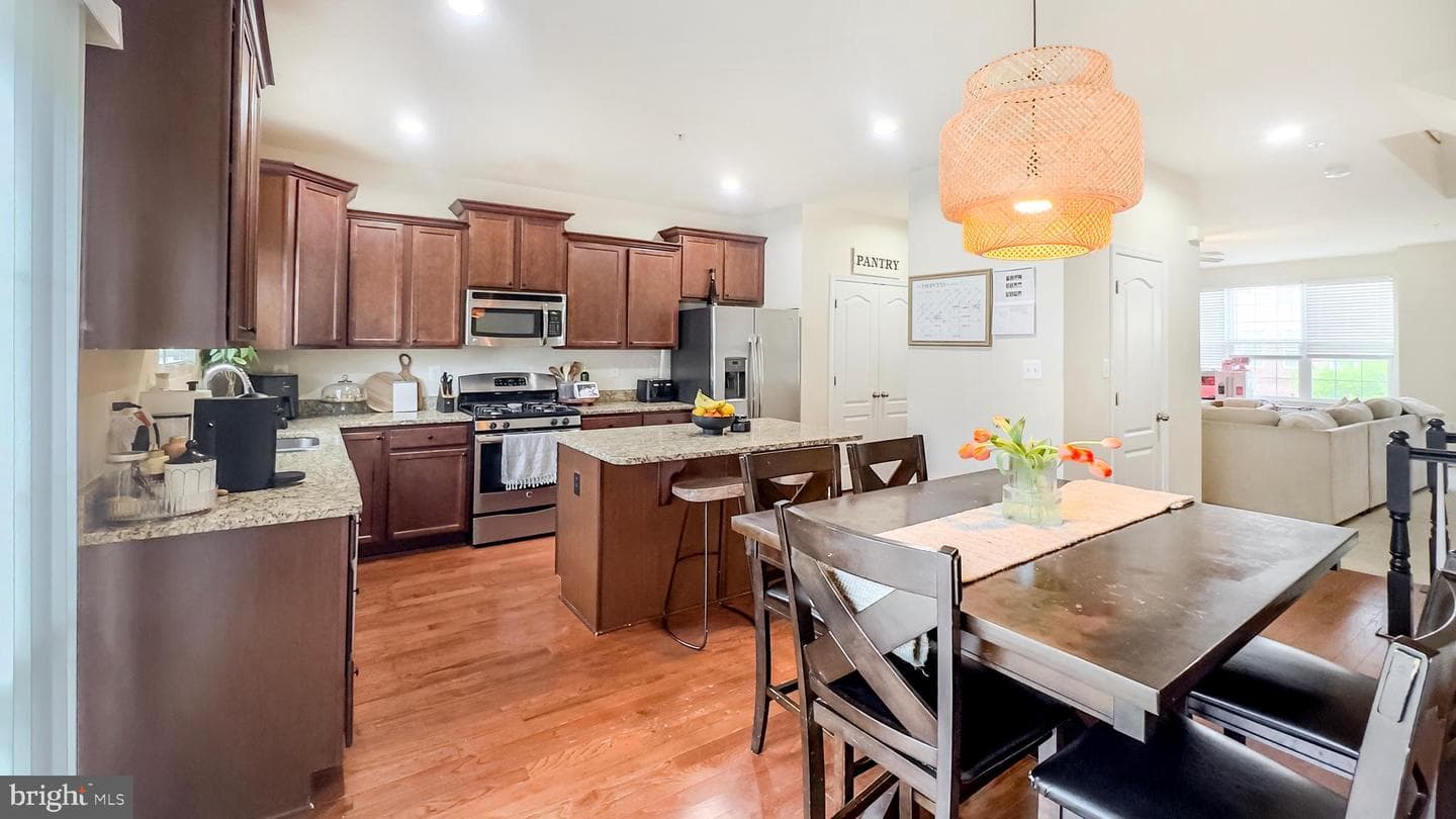 11405 Sandhurst Place photo 5
