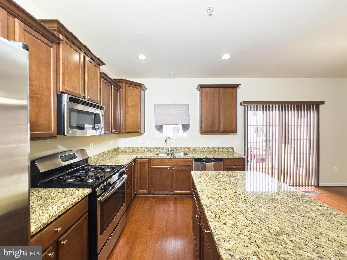 2852 Hedgerow Place photo 6
