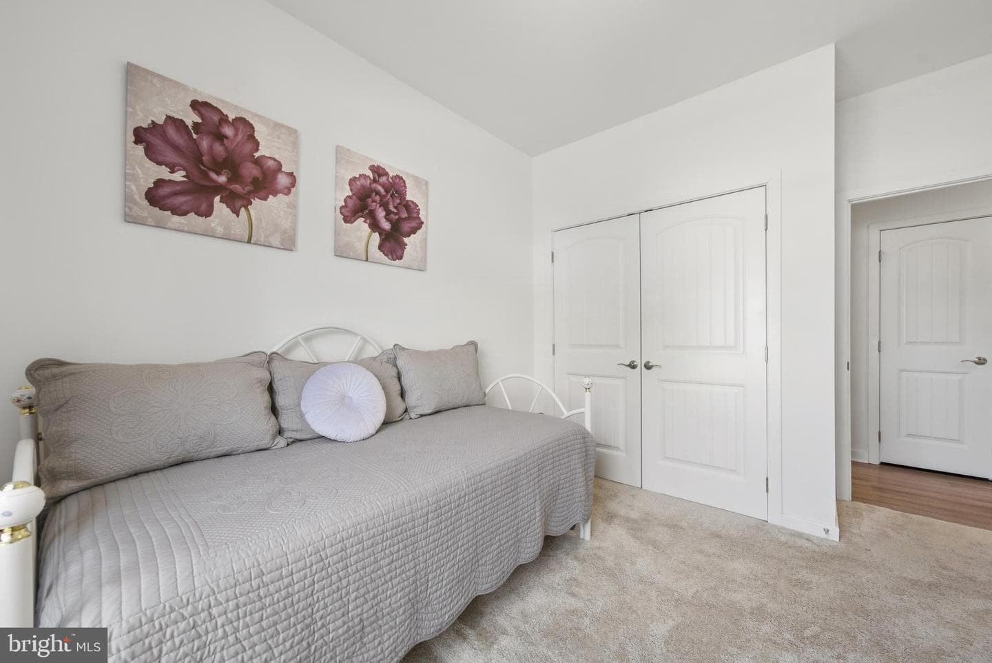 32 Camden Circle photo 14