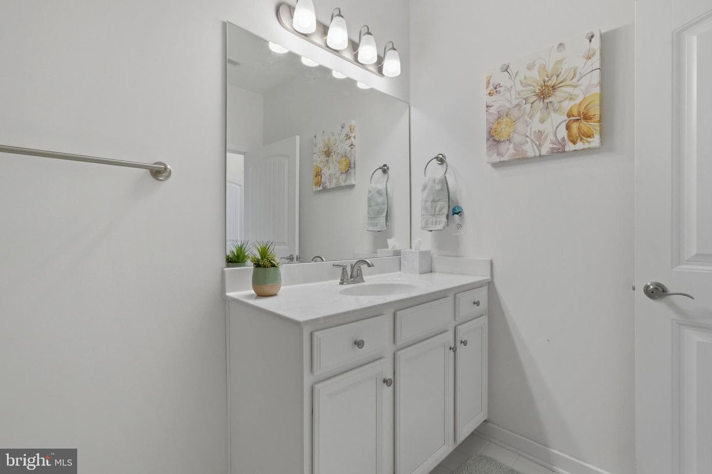 32 Camden Circle photo 23