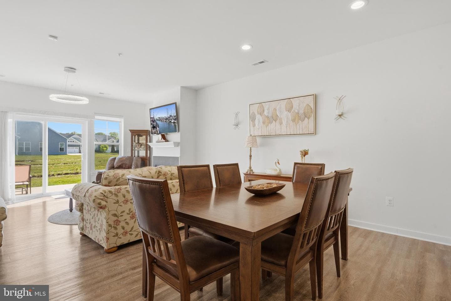 32 Camden Circle photo 8