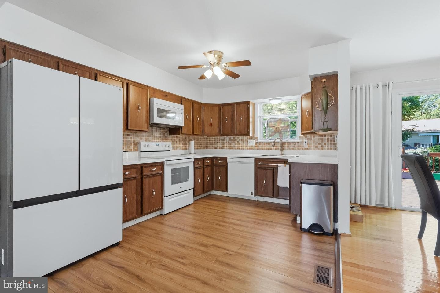 3651 Sassafras Drive photo 2