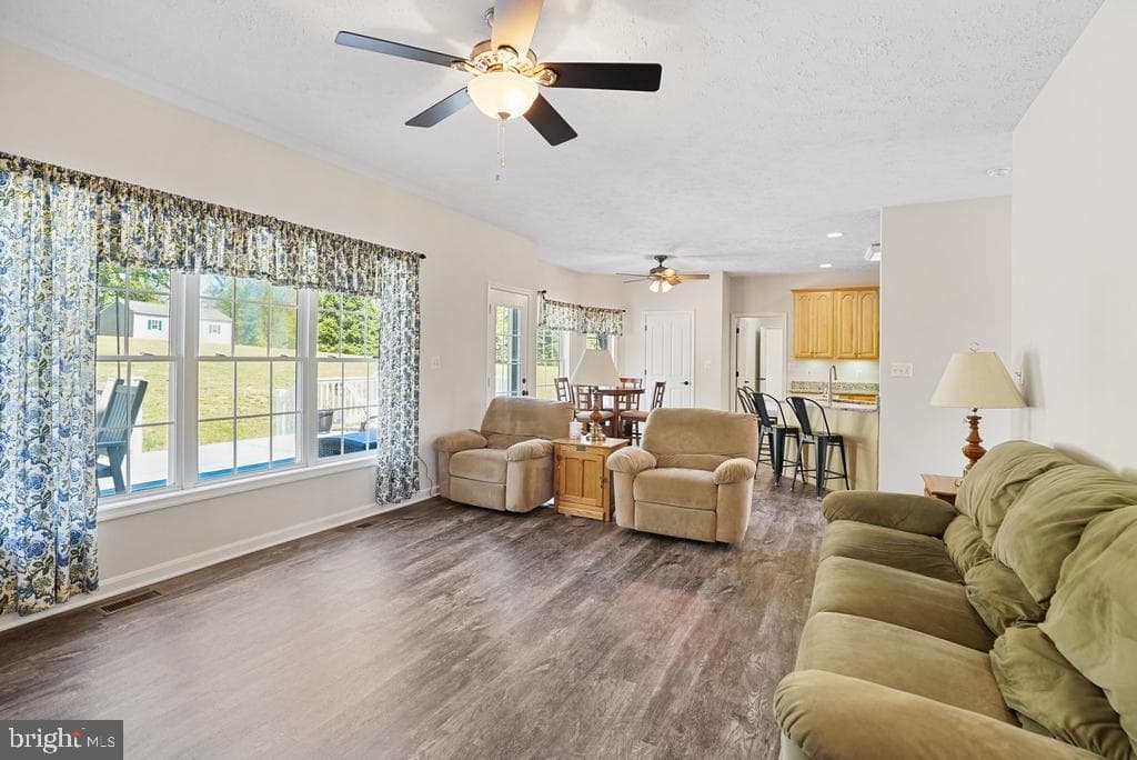 15212 Truman Manor Lane photo 4