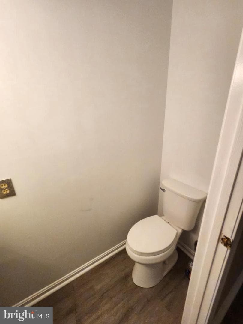208 Westdale Drive photo 16