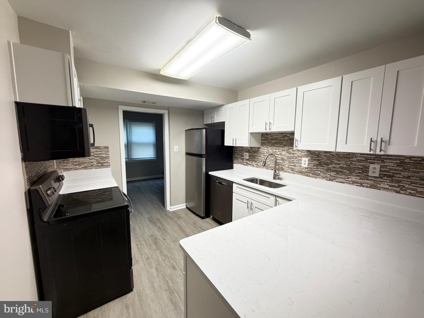 208 Westdale Drive photo 4