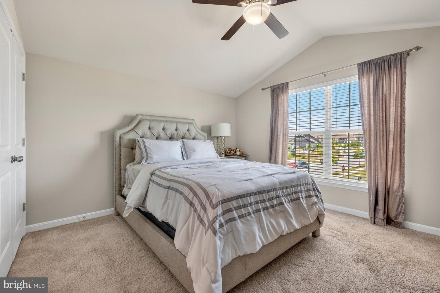 5568 Old Colony Court photo 32