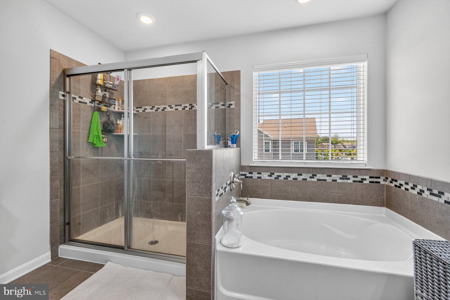 5568 Old Colony Court photo 39