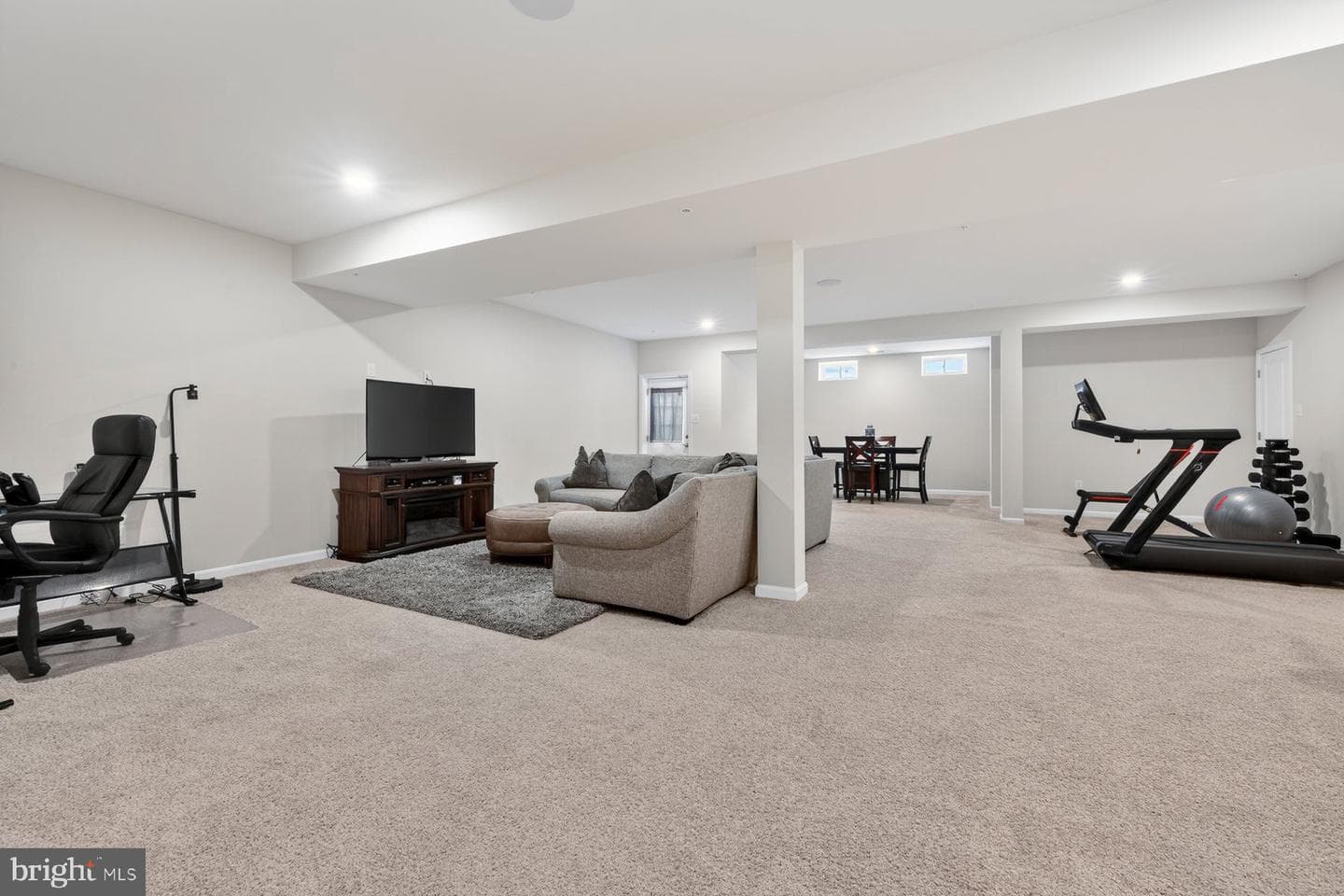 5568 Old Colony Court photo 40