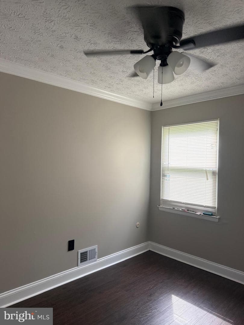 643 University Drive photo 6