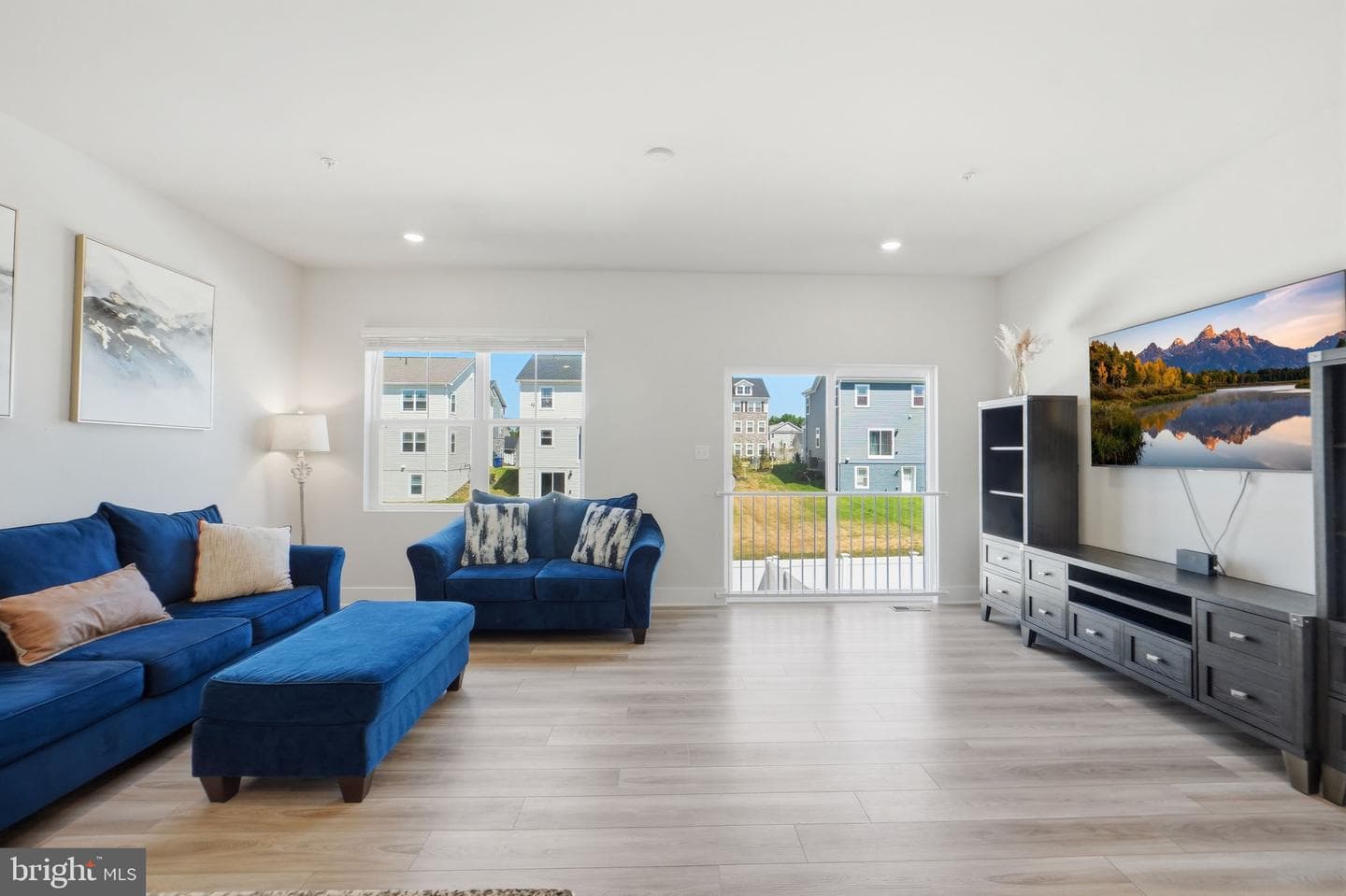 10915 Drummond Place photo 10