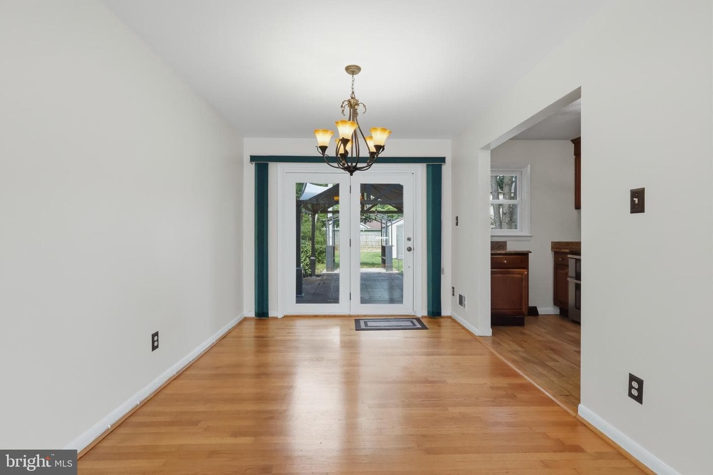 106 Charles Place photo 11