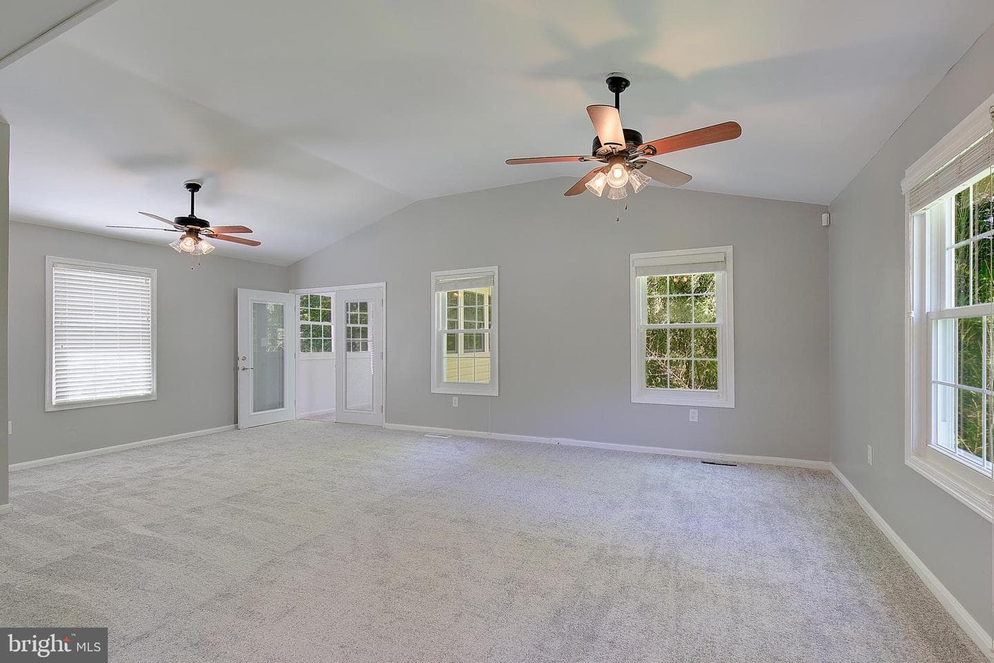 104 Mattingly Avenue photo 8