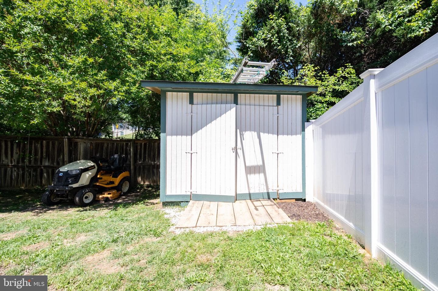 612 Hemlock Court photo 22