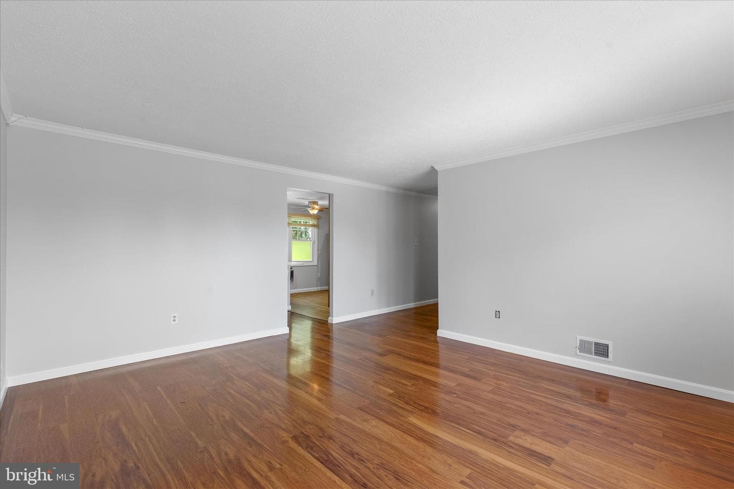 5516 Jeffrey Circle photo 9