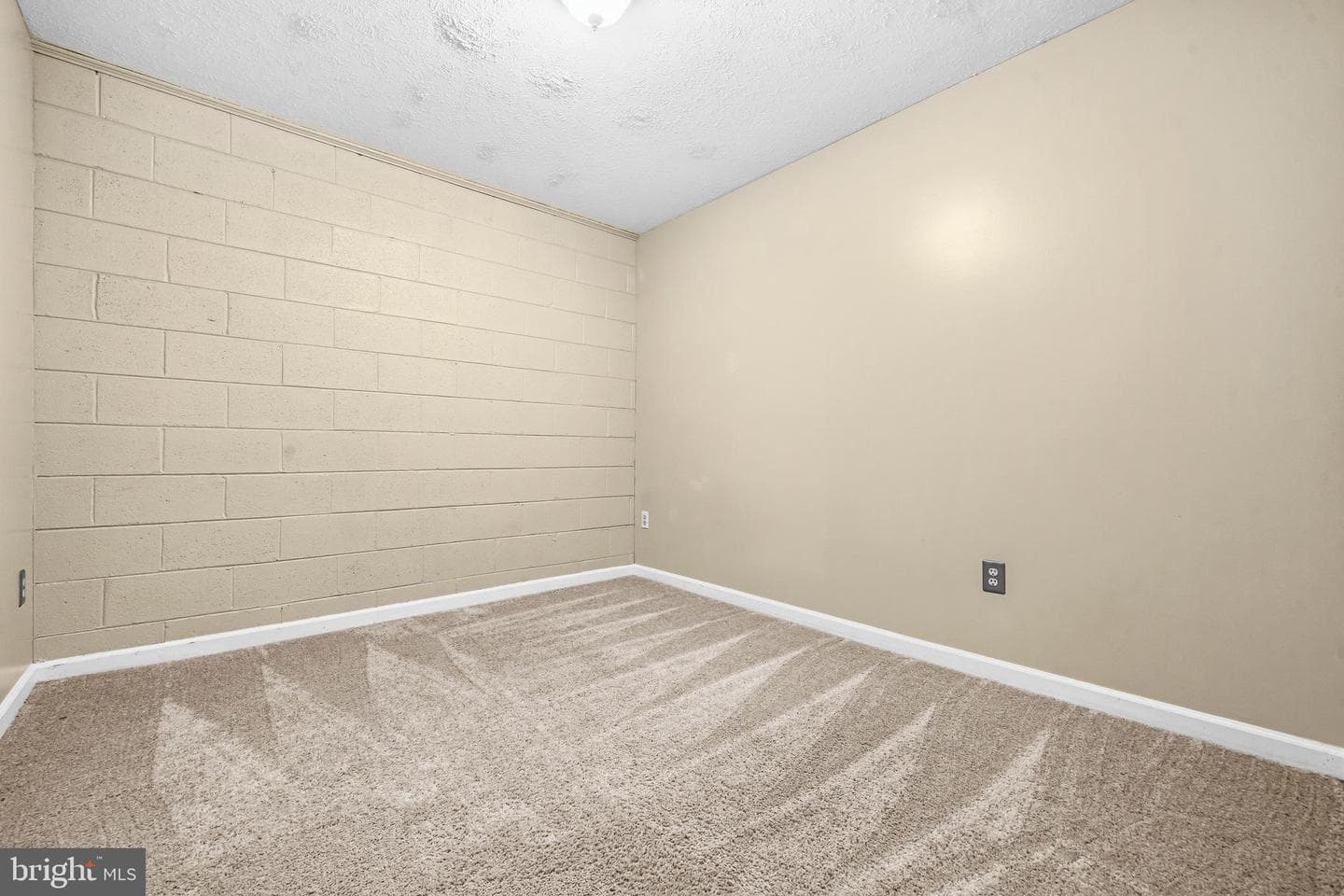 7090 Maxwell Drive photo 59