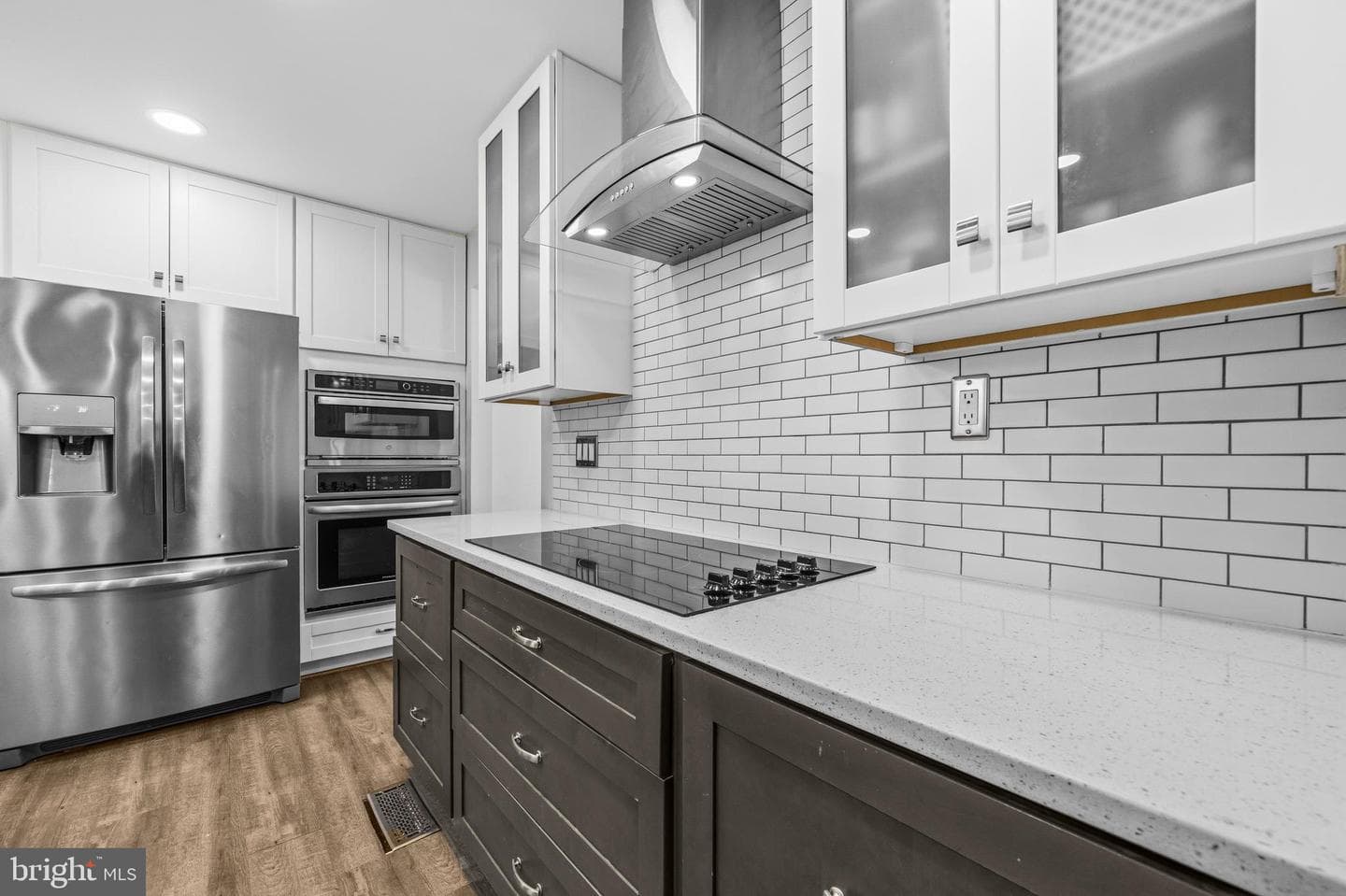 7090 Maxwell Drive photo 9