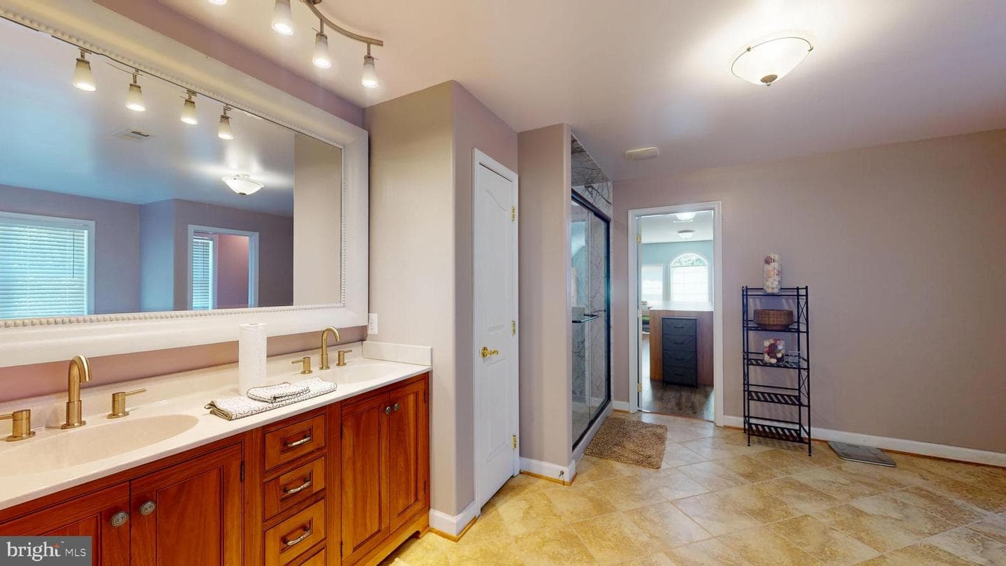 8070 Amberleigh Place photo 32