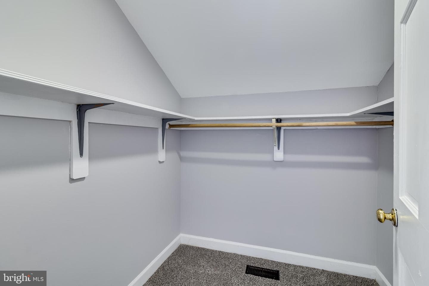 205 Heather Court photo 17