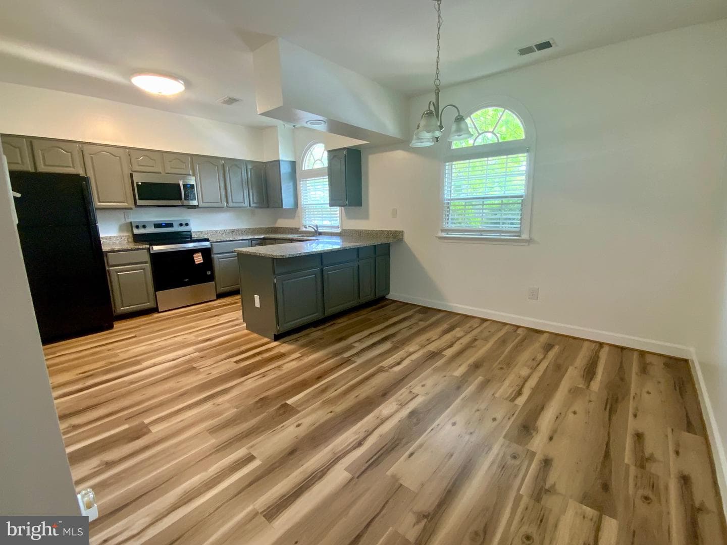 205 Heather Court photo 2
